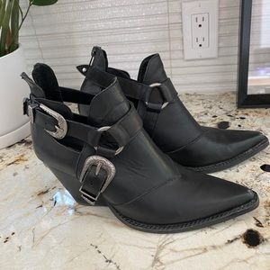 Jeffery Campbell Cut out bootie